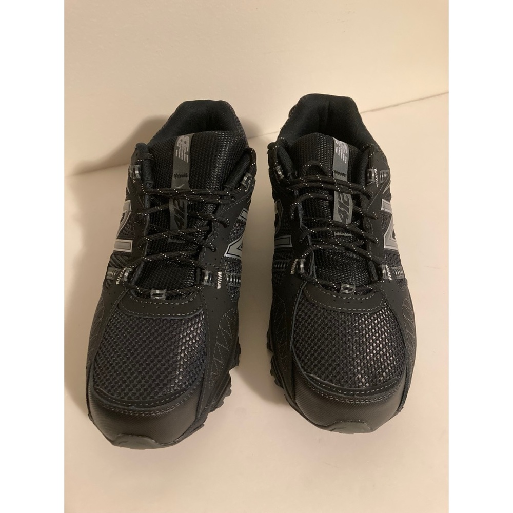 NWT Black New Balance Trail Running Sneaker Size 10 Wide - Picture 2 of 5
